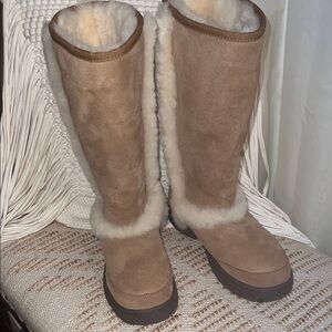 UGG Women's Sunburst Tall Winter Boots New without box!  Discontinued Style